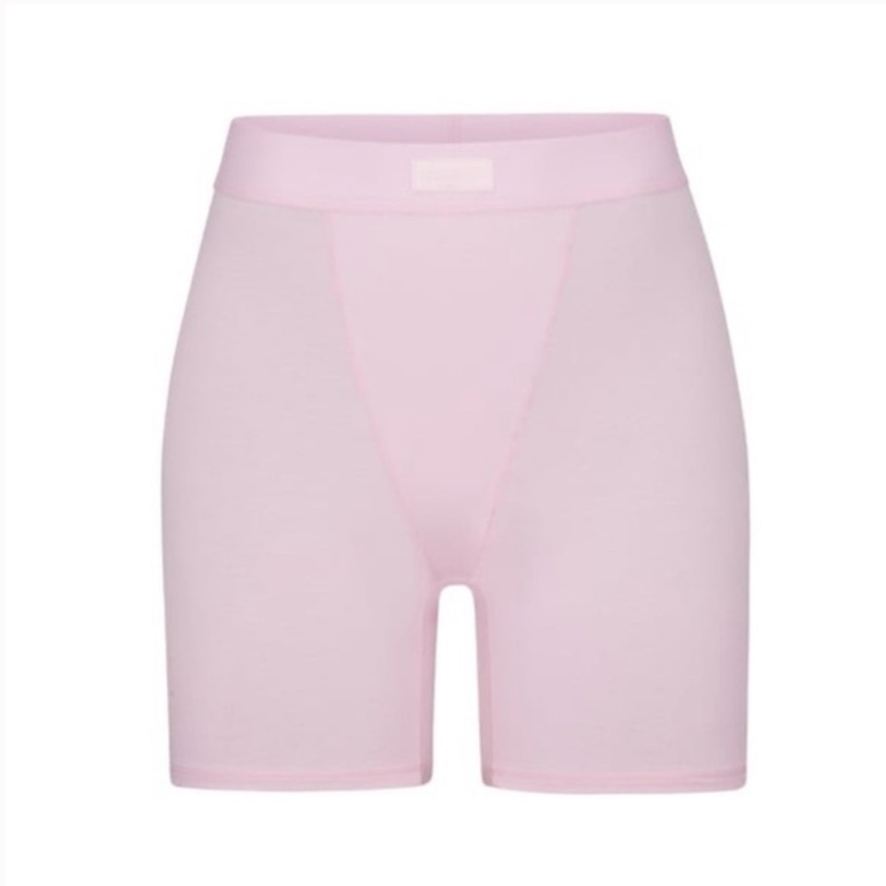 skims women’s boyfriend boxer in cherry blossom pink
